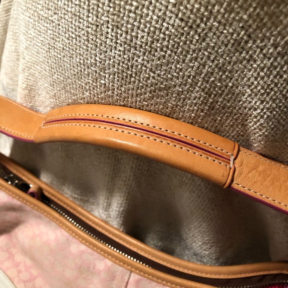 Small pink and white coach handbag - Picture 3 of 5